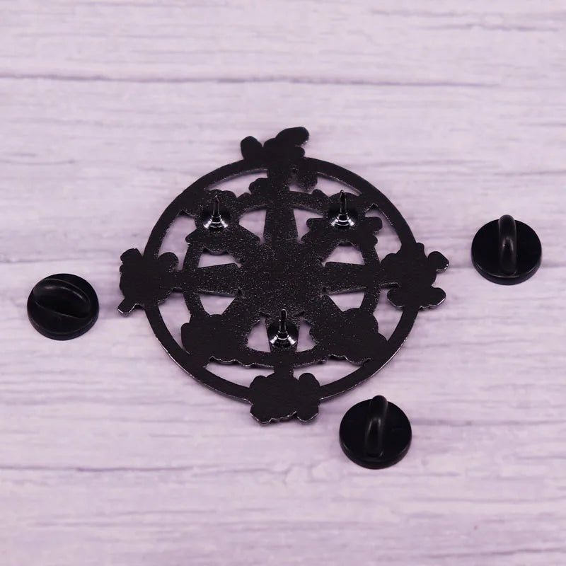 One Piece Rudder Brooch One Piece Monkey D. Luffy Skull Flag J1 Brooch skull Enamel Pin Lapel Pins Badge Hats Clothes Backpack